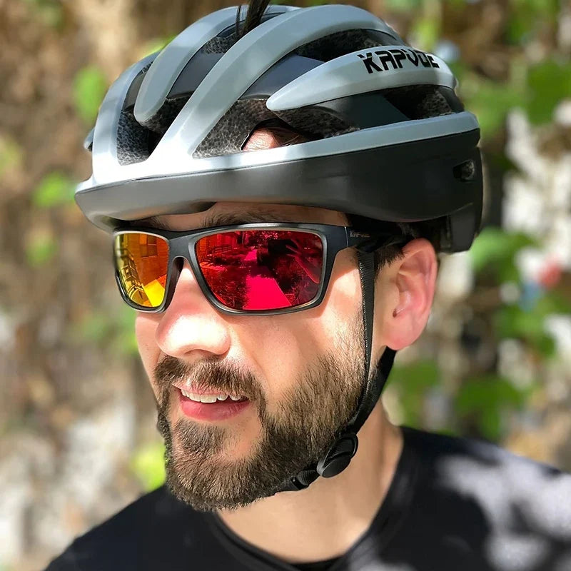Motif Polarized Cycling Glasses